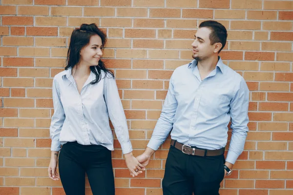 Jovem casal juntos — Fotografia de Stock