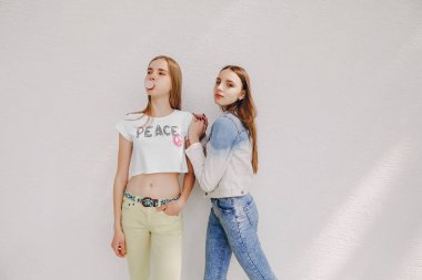 Sokakta genç modeli