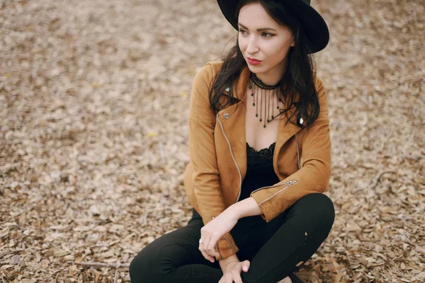 güzel bir kadın çıktı