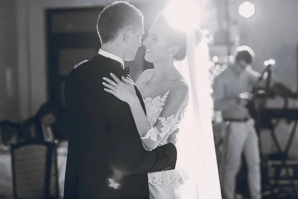 Primeira dança de casamento — Fotografia de Stock