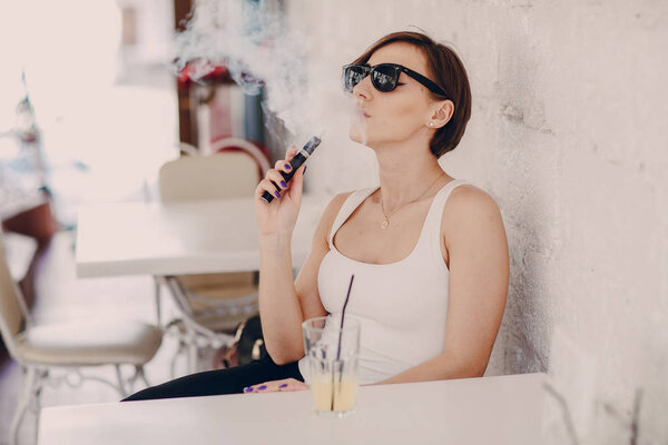 girl with the electronic cigarette