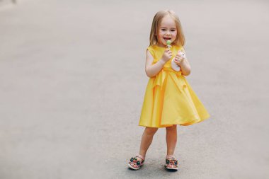 küçük güzel kız