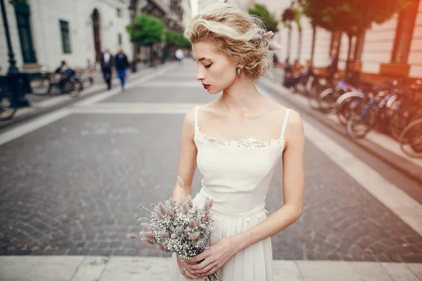 Wedding day in Budapest — Stock Photo, Image