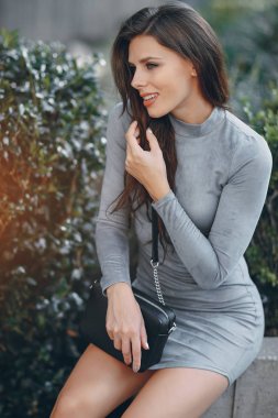 Sokaktaki güzel kız