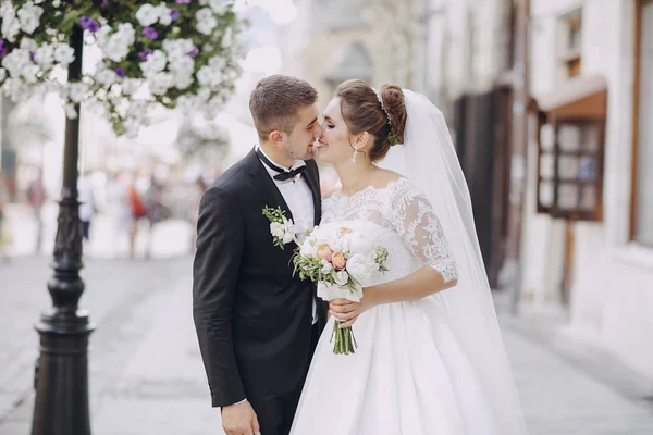 Novia y novio — Foto de Stock