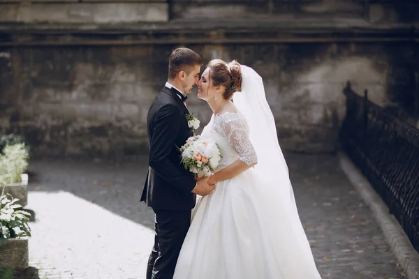 Bride and groom — Stock Photo, Image