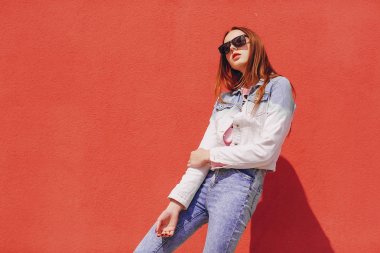 Sokakta genç modeli