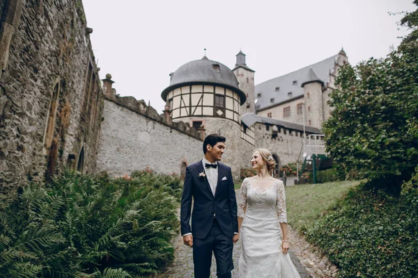 Bride and groom — Stock Photo, Image