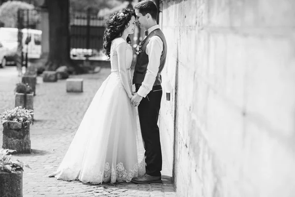 Boda real en el casco antiguo —  Fotos de Stock