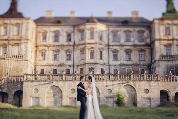 Nevěsta a ženich — Stock fotografie