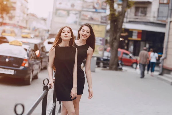 Duas meninas bonitas — Fotografia de Stock