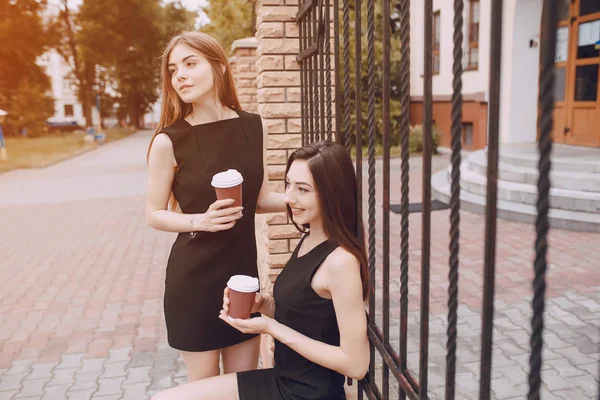 Duas meninas bonitas — Fotografia de Stock