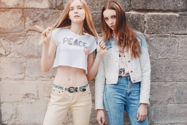 Sokakta genç modeli