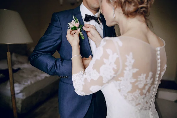 Brides in door — Stock Photo, Image