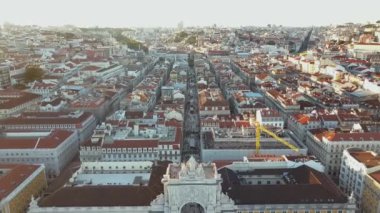 Rua Augusta ile ünlü Augusta Arch Lizbon, Portekiz