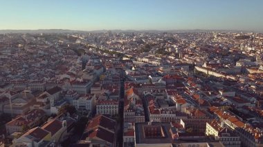 Gökyüzü görünümü Lizbon büyüleyici şehir ve onun downtow