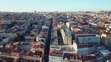 Gökyüzü görünümü Lizbon büyüleyici şehir ve onun downtow