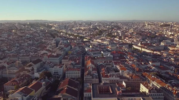 Gökyüzü görünümü Lizbon büyüleyici şehir ve onun downtow