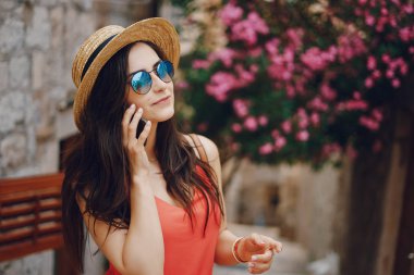 güzel esmer açık havada