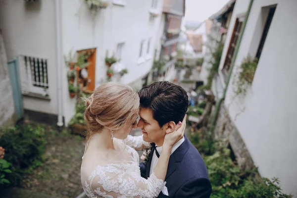 Novia y novio —  Fotos de Stock