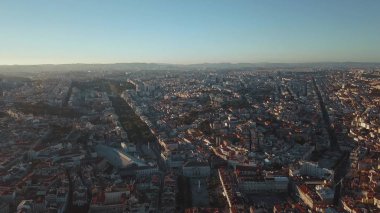 Gökyüzü görünümü Lizbon büyüleyici şehir ve onun downtow