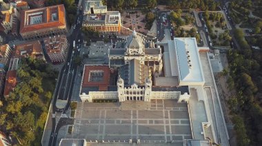 Madrid Kraliyet Sarayı