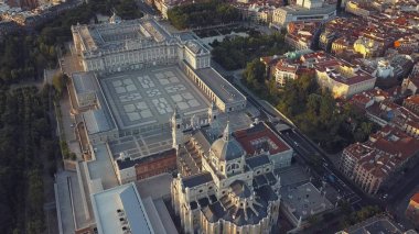 Madrid Kraliyet Sarayı