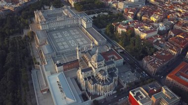 Madrid Kraliyet Sarayı