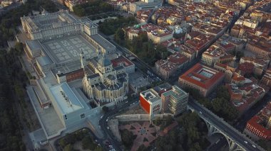 Madrid Kraliyet Sarayı