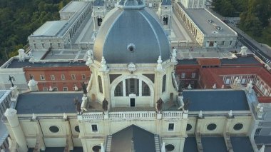 Madrid Kraliyet Sarayı