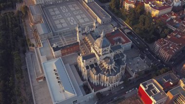 Madrid Kraliyet Sarayı