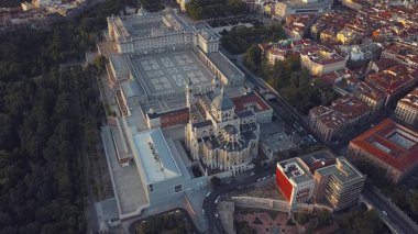 Madrid Kraliyet Sarayı