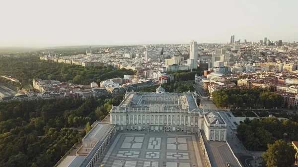 Madrid Kraliyet Sarayı