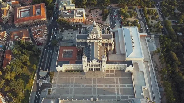 Madrid Kraliyet Sarayı