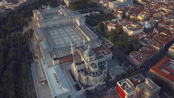 Madrid Kraliyet Sarayı