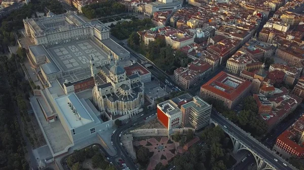 Madrid Kraliyet Sarayı