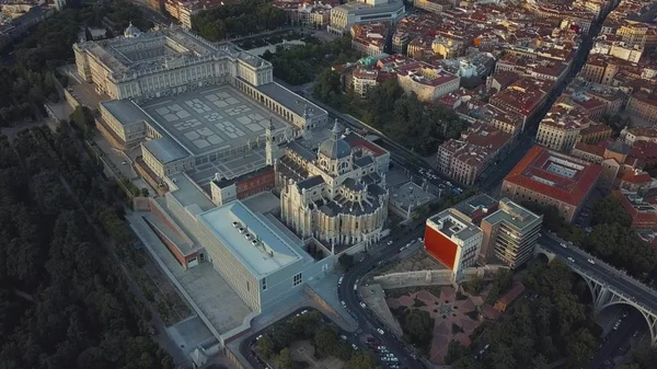 Madrid Kraliyet Sarayı