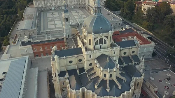 Madrid Kraliyet Sarayı