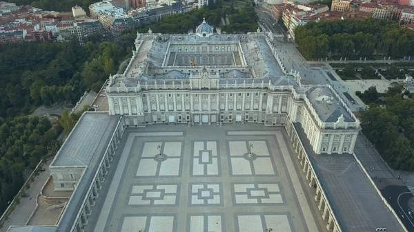 Madrid Kraliyet Sarayı