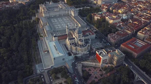 Madrid Kraliyet Sarayı