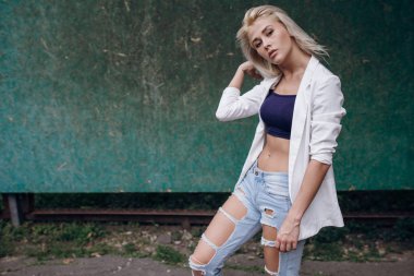 şık kız sarışın