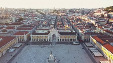 Rua Augusta ile ünlü Augusta Arch Lizbon, Portekiz