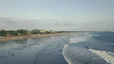 Baloda plaja gökten büyük sayısı