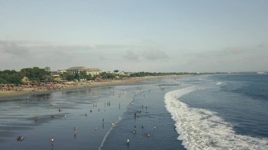 Baloda plaja gökten büyük sayısı