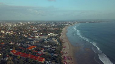 Baloda plaja gökten büyük sayısı