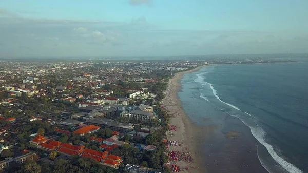 Baloda plaja gökten büyük sayısı