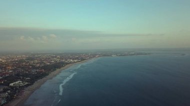 Baloda plaja gökten büyük sayısı