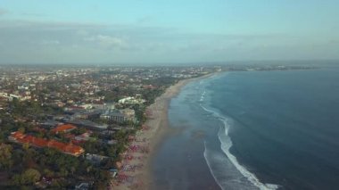 Baloda plaja gökten büyük sayısı