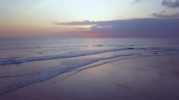 Prachtige zonsondergang in Bali — Stockvideo