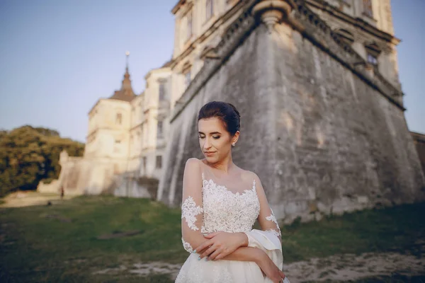 Novia vestida de blanco — Stockfoto